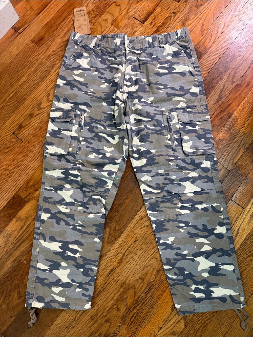 Men's Camo Cargo Pants - brand new